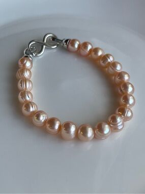 Peach Freshwater Pearl Bracelet with Silver Clasp